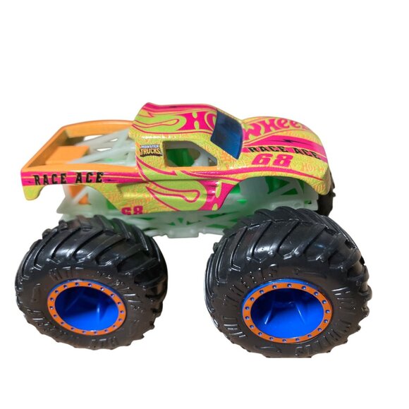 Monster Trucks Die-Cast & Plastic Toy Vehicles Lot of 6 - Picture 11 of 12